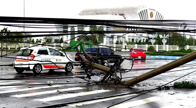 Typhoon Damrey kills 20, wrecks havoc