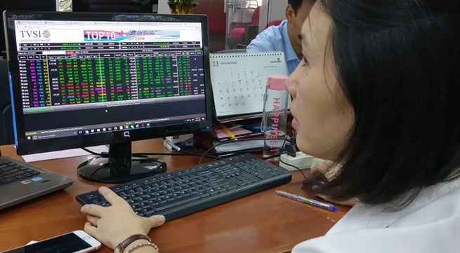 Shares rise amid growing caution