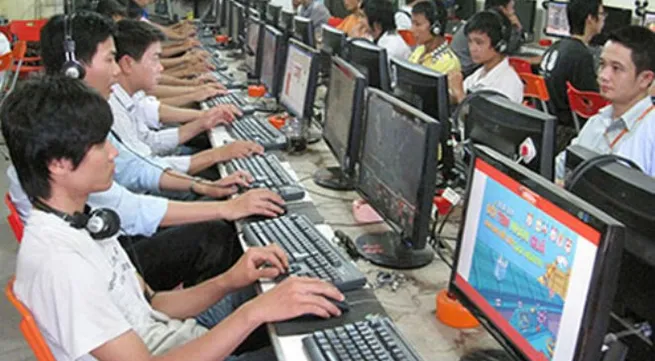 Internet brings business opportunities to Vietnamese