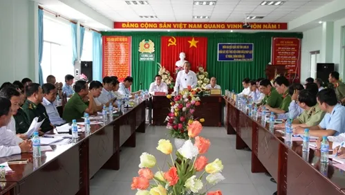 Long An province asked to step up crackdowns on smuggling