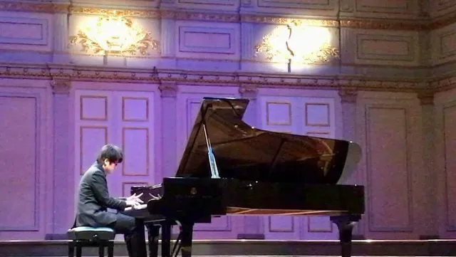 Pianist wins first prize in Int'l competition