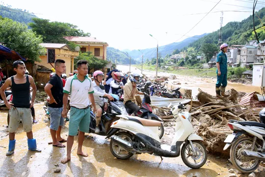 Vietnam Red Cross support for flood-hit areas