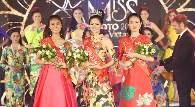 Vu Huong Giang crowned Miss Photo 2017