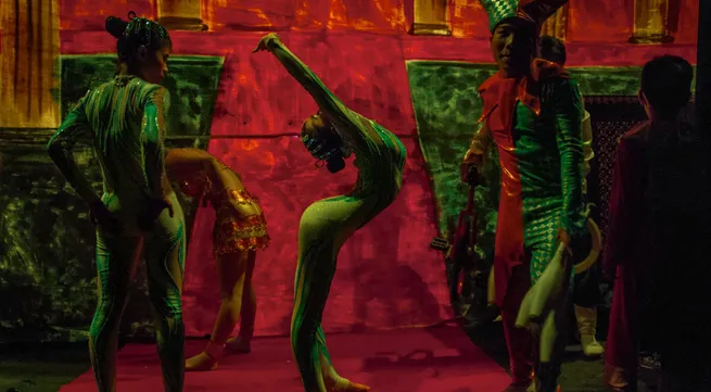 Vietnamese circus performerss lives through the lens of a foreign photographer