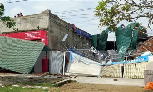 Nearly 5,000 youths aid storm-hit residents in Ha Tinh