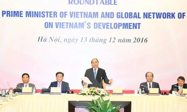 PM attends roundtable with global economic experts