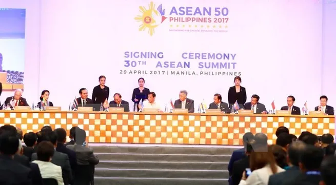 PM Nguyen Xuan Phuc: ASEAN should uphold community spirit