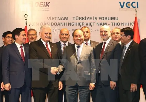 Turkish Prime Minister wraps up official visit to Vietnam