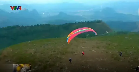 Paragliding Festival in Quang Ninh province