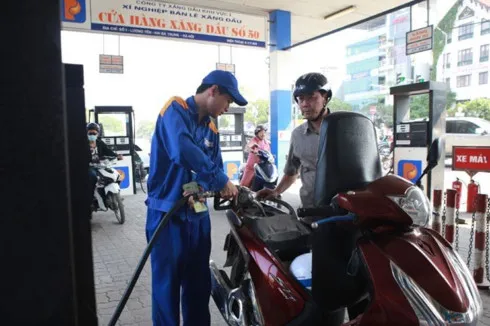 Petrol prices go up to VND17,486 per litre