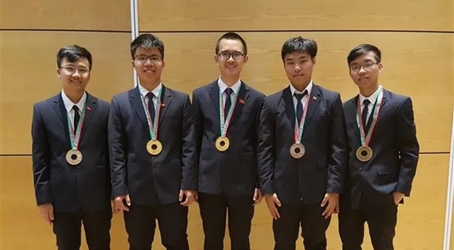 Vietnam bags two golds at International Physics Olympiad