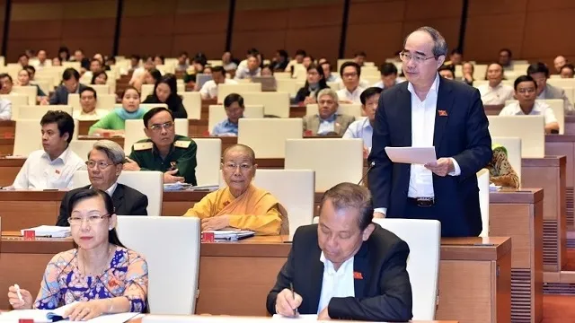 NA deputies discuss measures to improve Vietnam’s economic quality and competitiveness