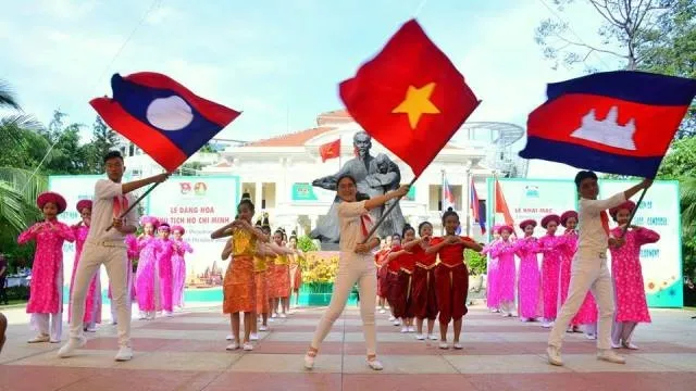 Indochina children attend summer camp in HCM City