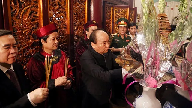 Prime Minister  leads tribute to Hung Kings