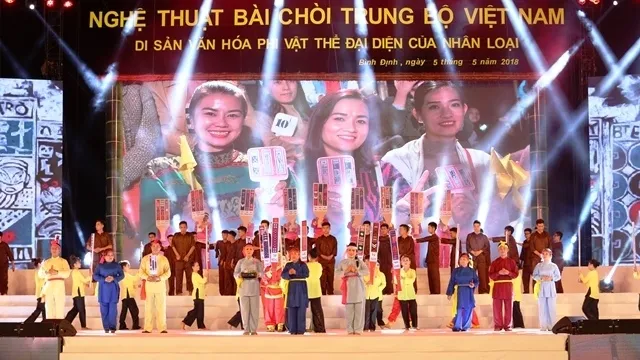 Vietnam’s Bai Choi art receives UNESCO heritage certificate