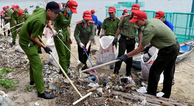 ‘Let’s clean up the ocean’ campaign wins public support