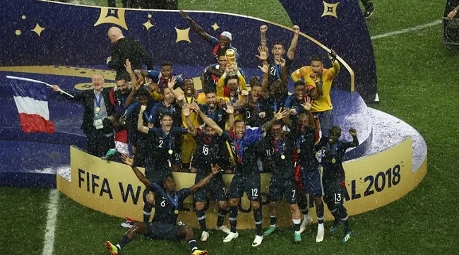 France lift second World Cup after winning classic final 4-2