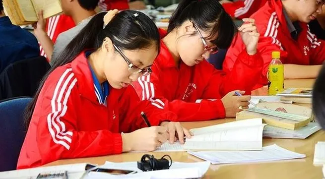 HCM City, Hanoi take first steps to schools autonomy