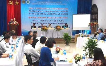 Conference looks to develop tourism in ASEAN, central Vietnam