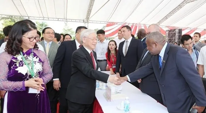 Party leader asks VNUA to become leading agricultural research university