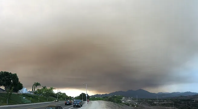 Holy Fire burns 2,500 ha in southern California