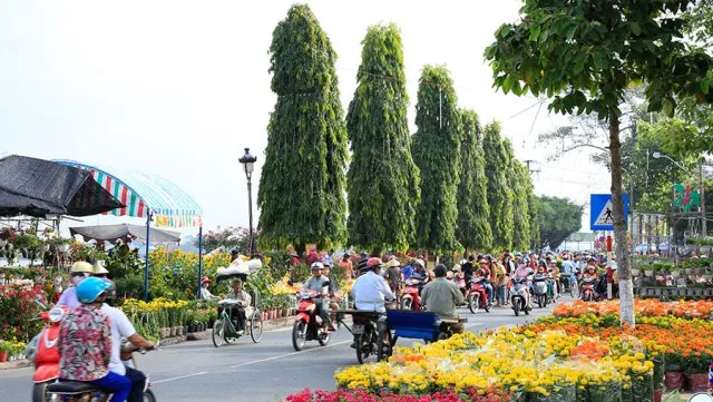 Southern locals welcome a peaceful and traditional Tet