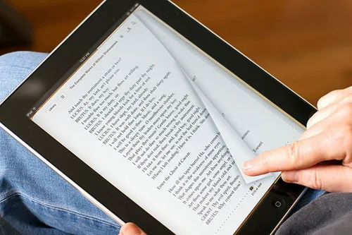 Vietnamese readers switch to e-books