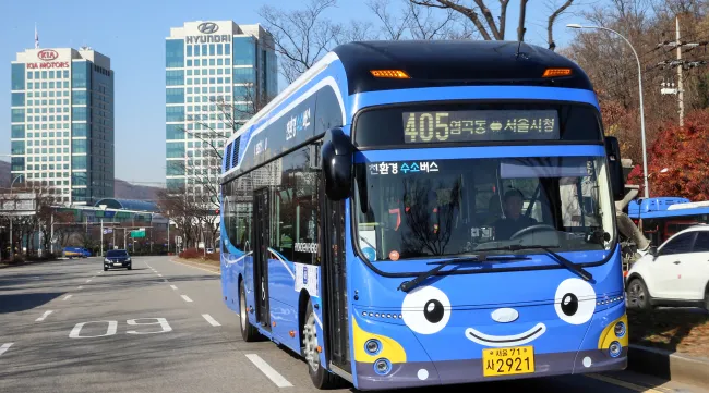 Seoul starts to run hydrogen-powered city bus