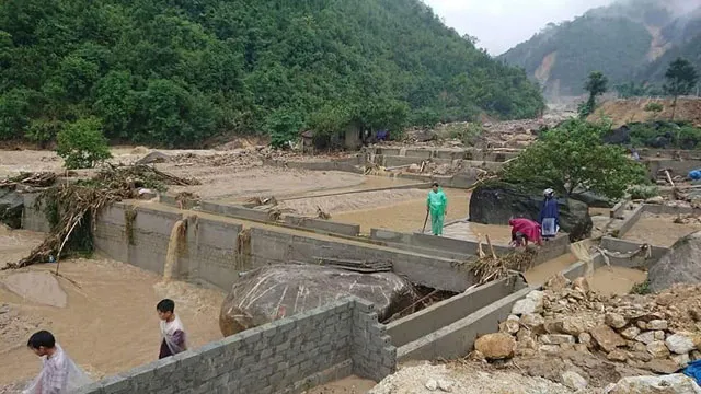 PM urges strengthened efforts to address consequences of floods in northern localities