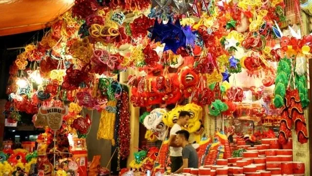 Colourful lanterns to cast glow around Hoan Kiem Lake at Mid-autumn festival