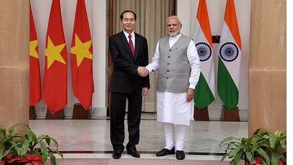 President Tran Dai Quang holds talks with Indian PM Narendra Modi