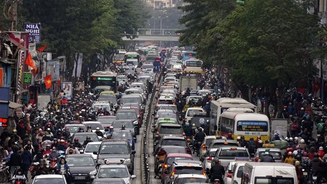 Hanoi faces serious traffic jams