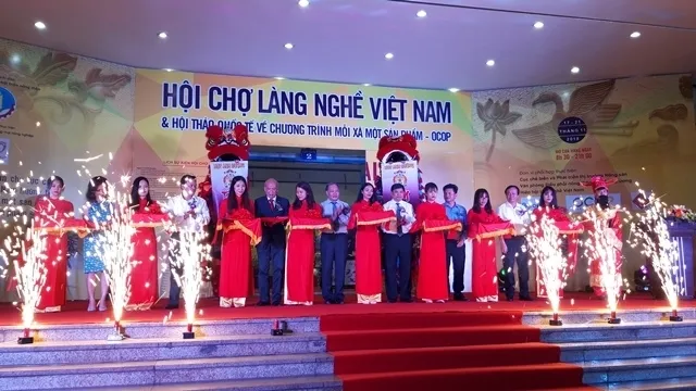Vietnam Craft Village Trade Fair features over 150 pavilions
