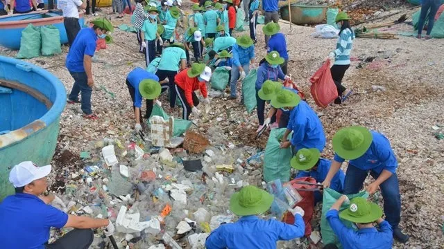 “Clean up the World 2018” campaign launched in BinhThuan