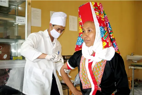 Young doctors sent to work in impoverished provinces