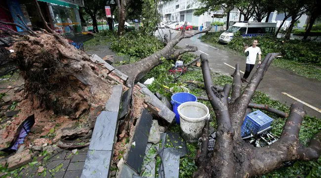 Typhoon Mangkhut weakens after reaching China