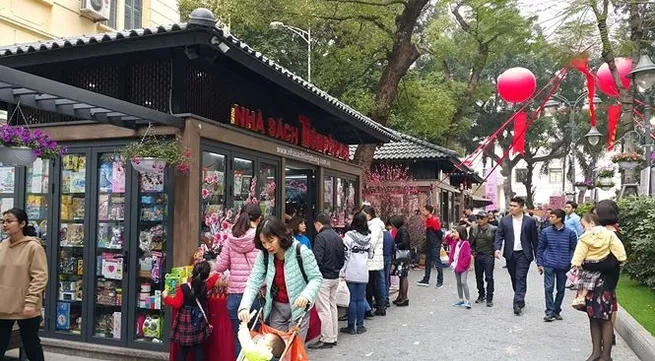 Spring Book Street opens in Hanoi