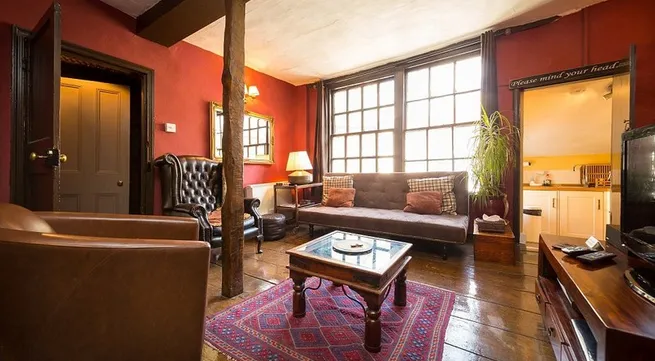 Accommodation sharing services get more competitive