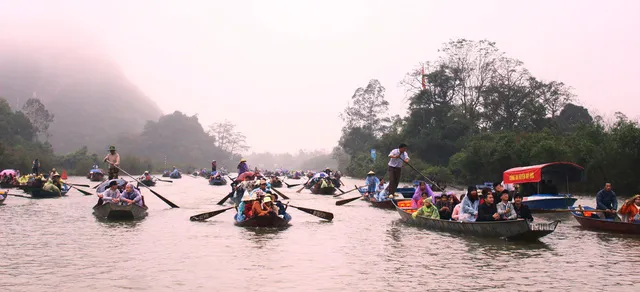 Hương Pagoda festival officially opens