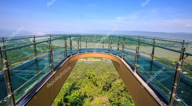 Wat Pha Tak Suea - Thailand's newest glass bridge