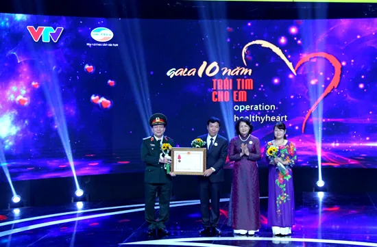 Viet Heart Foundation received the Labor Medal, third class