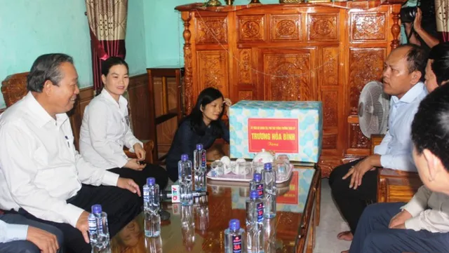 Government inspects recovery from marine environment incident