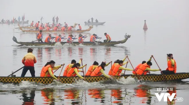 Hanoi to host first dragon boat racing festival