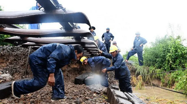 Land erosion affects North-South railway after storm Usagi