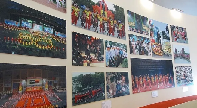 Exhibition highlights Hanoi’s development after ten years of expansion