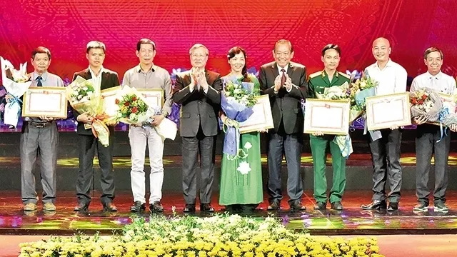 Awards presented for promoting President Ho Chi Minh’s thoughts, morals and style