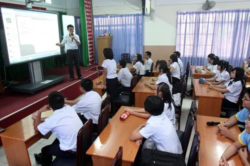 Hi-tech education needs improvements