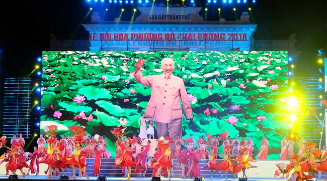 Red flamboyant flower festival kicks off in Hai Phong