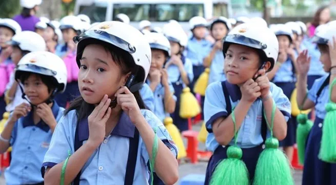 2 million helmets to be given to first Vietnamese graders