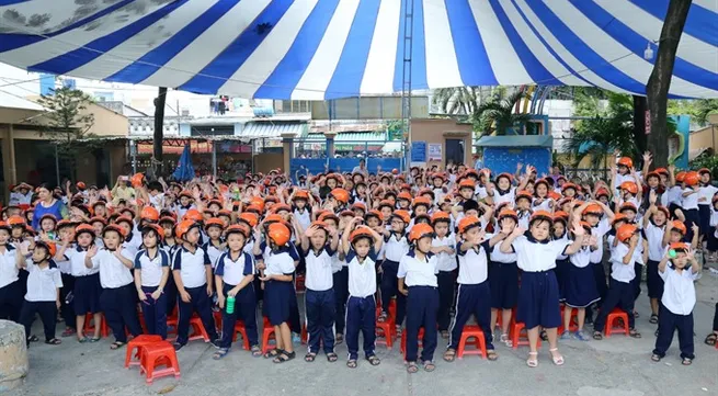 Campaign teaches kids at HCM City school traffic safety